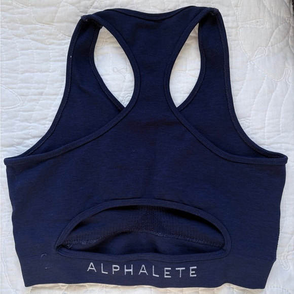 Alphalete Amplify Sports Bra - Picture 2 of 3